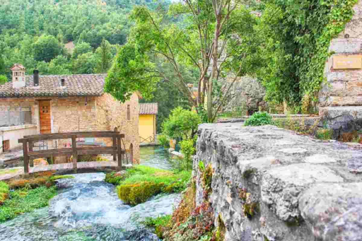 Nel Cuore Verde D’italia, Un Borgo Tra Cascate Cristalline E Ruscelli Serpeggianti: Scopri La Sua Magia 5 Rasiglia, Umbria