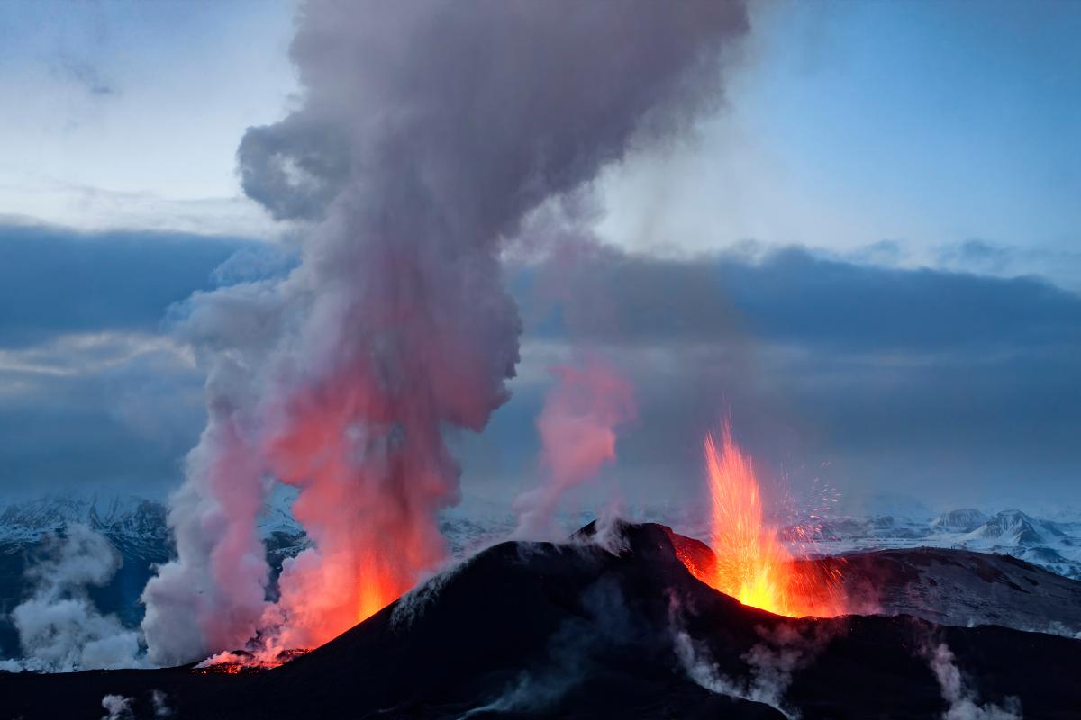 “Sta Per Esplodere”, Il Vulcano Più Potente Del Mediterraneo Spaventa I Turisti: L’allarme Degli Esperti 5 Vulcano Eruzione 2025