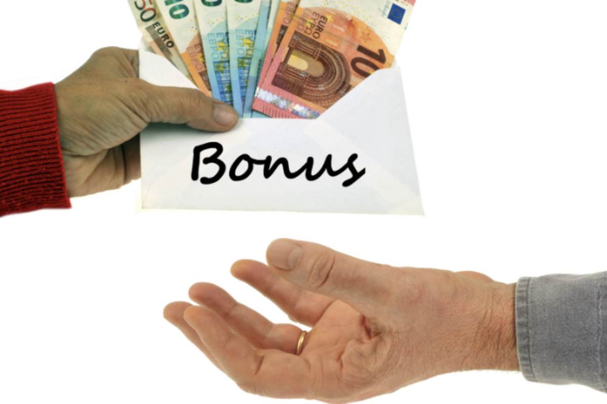 Svolta Nel Portafoglio: Arriva Il Maxi Bonus, Ecco L'Importo Da Sogno 3 L’introduzione Di Questo Bonus Arriva In Un Periodo Particolarmente Critico Per L’economia Italiana.
