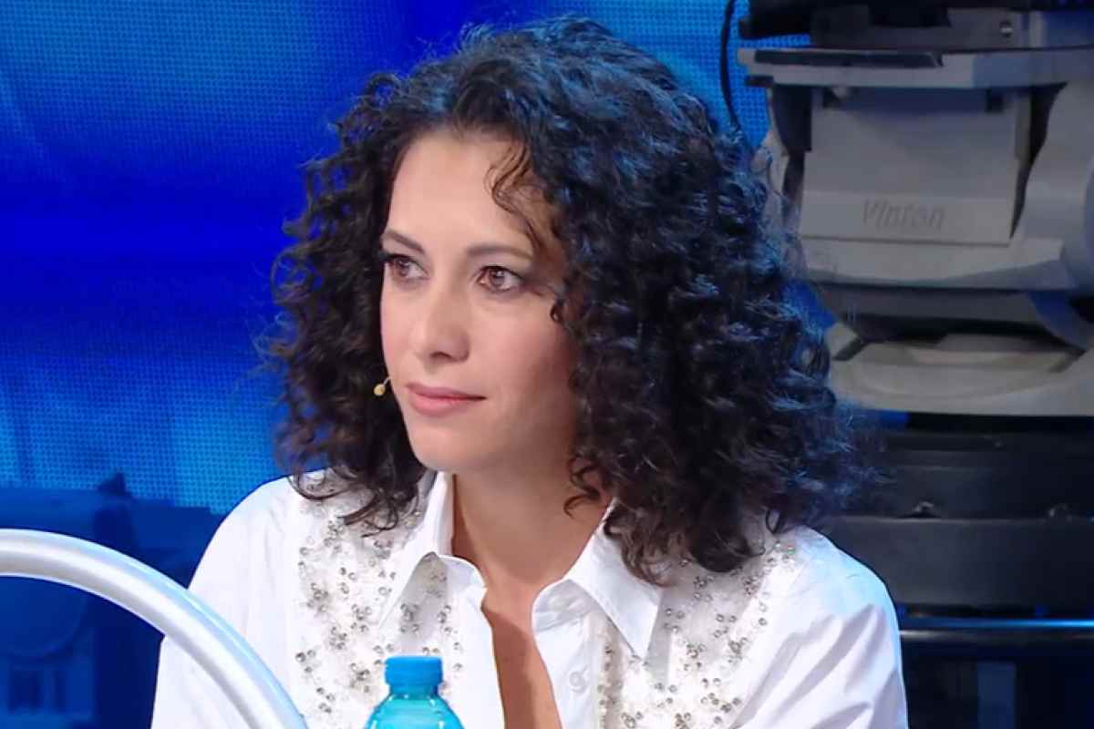 &Quot;Fuori Da Amici&Quot;: Addio Al Volto Amatissimo, L'Indiscrezione È Un Duro Colpo Per I Fan 5 Insegnante Fuori Da Amici