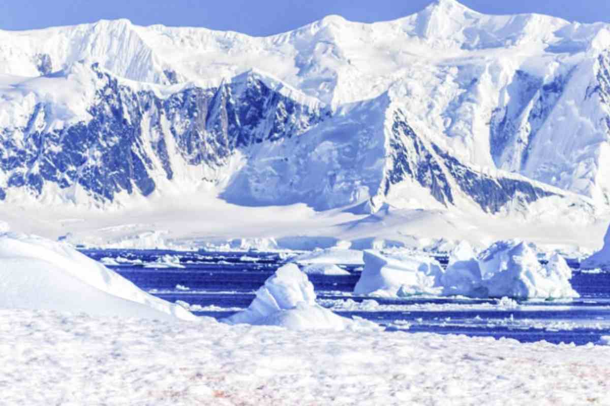 Segnali Misteriosi Dal Sottosuolo Spaventano Gli Scienziati, Non Era Mai Successo Prima: La Terra Sta Cambiando 5 I Neutrini Rappresentano Una Delle Frontiere Più Complesse Della Fisica Moderna. Queste Particelle, Considerate “Fantasma”