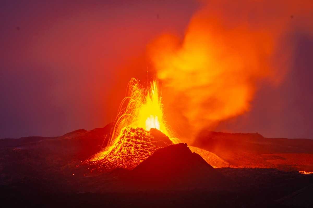 Da Questo Vulcano Sta Fuoriuscendo Oro, È Pieno Al Suo Interno: Ma È Inaccessibile All'Uomo 5 Vulcano Oro