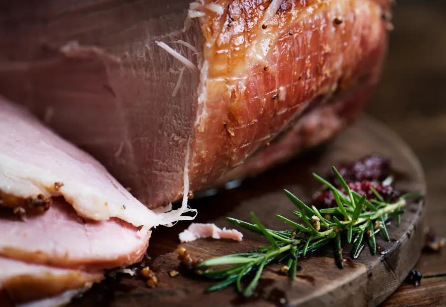 Porchetta e coppiette dei Castelli Romani: il sapore autentico della tradizione laziale