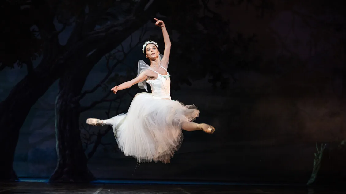 Il Teatro dell’Opera di Roma presenta Giselle a Parigi in omaggio a Carla Fracci