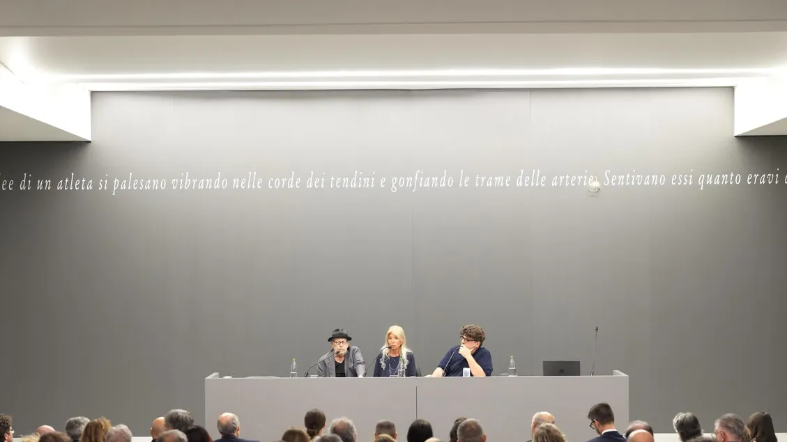 Joseph Kosuth presenta la sua arte a Villa Serena: un percorso di cura e benessere