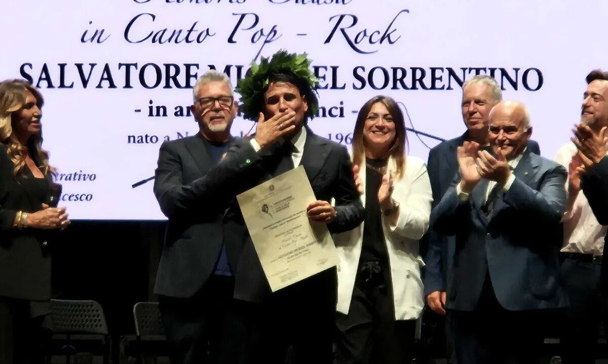 Sal da Vinci riceve il diploma honoris causa dal Conservatorio di Benevento