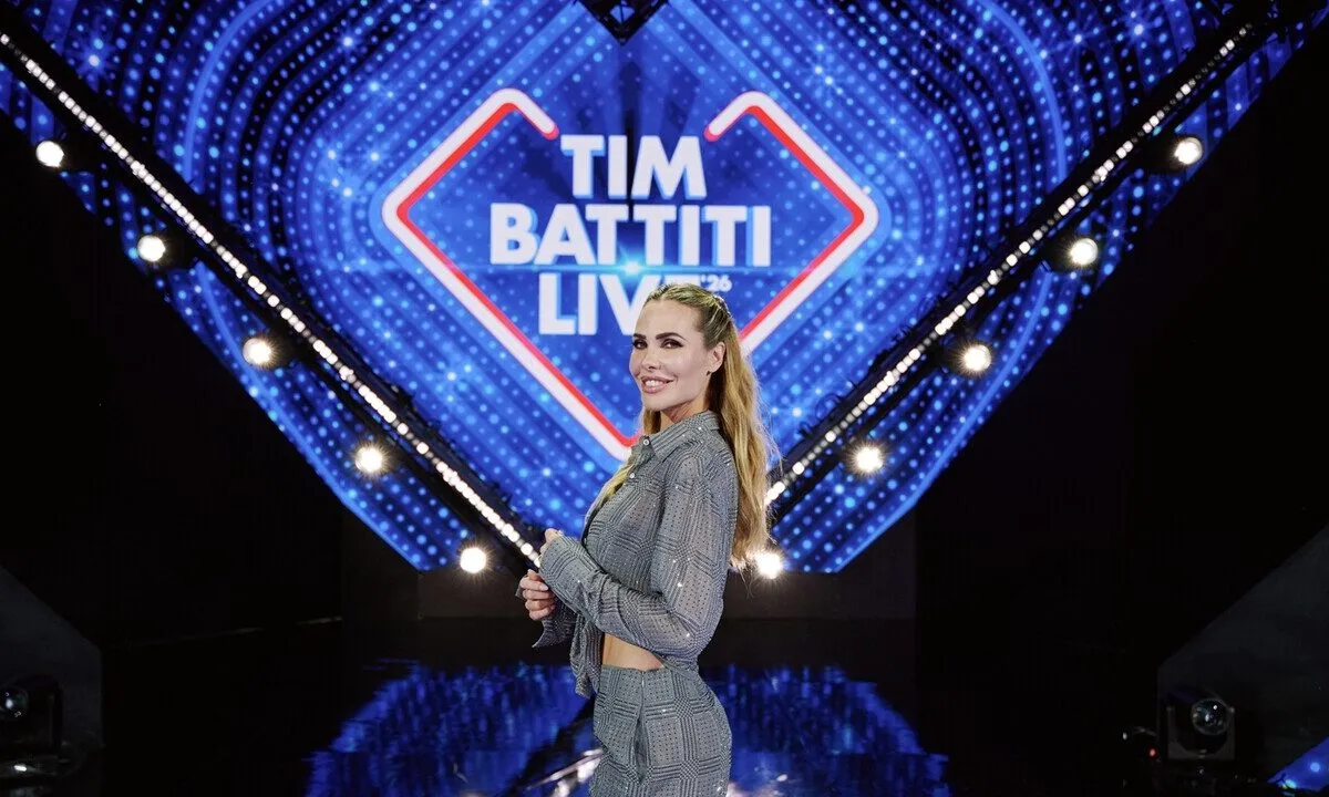 Tim Battiti Live: Ilary Blasi presenta il programma su Canale 5 con Achille Lauro