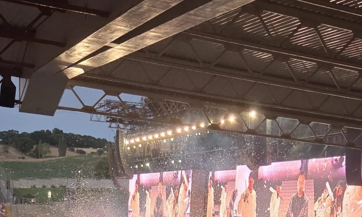 Tiziano Ferro incanta Ancona: il Conero si riempie di eventi