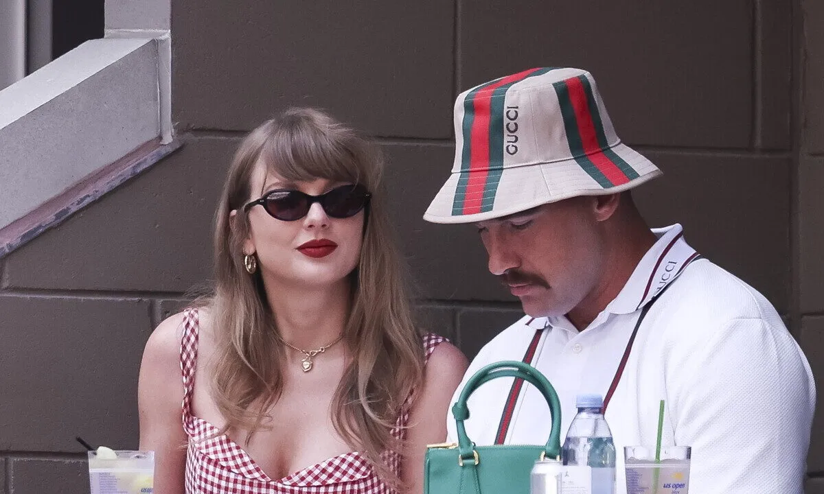 Empire State Building illumina il blu in onore di Taylor Swift e Travis Kelce