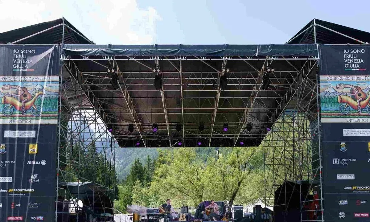 No Borders Music Festival: Tom Smith ed Elvis Costello protagonisti