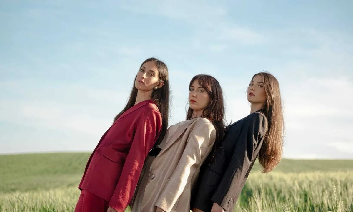 Emsaisi trionfa al Premio Bindi: riconoscimento per la band femminile