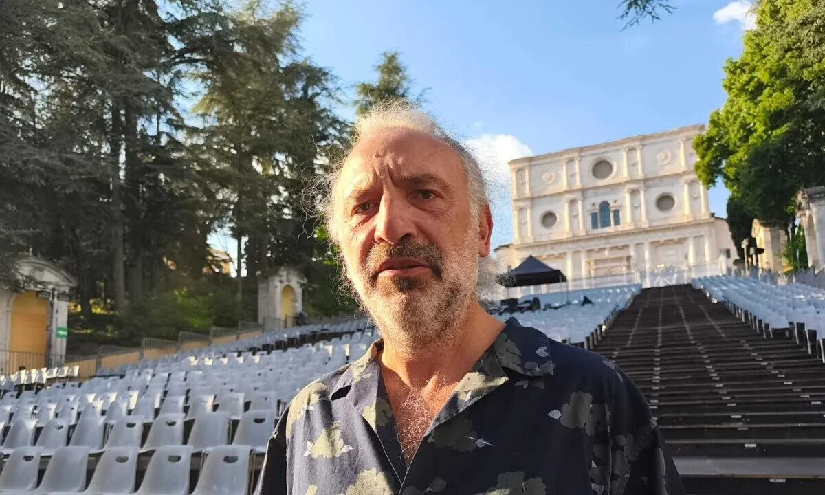 Bollani parla di ‘Via dei Matti’: il pubblico come fonte di rinascita