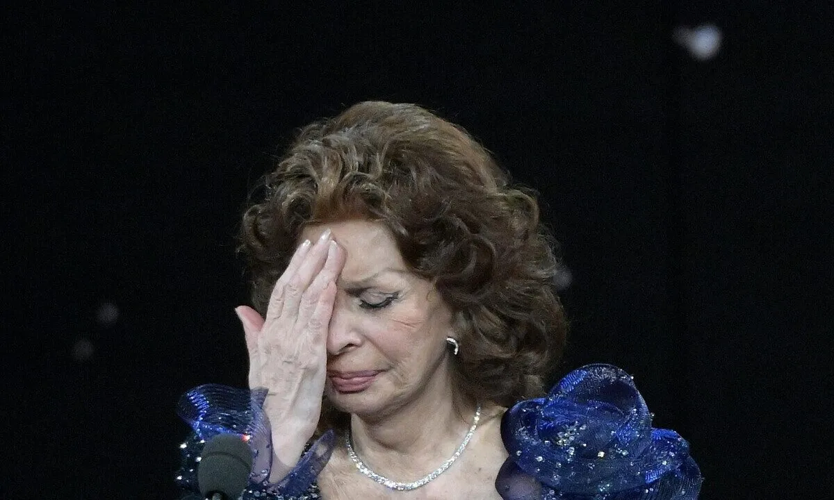Alessandra Mussolini rassicura sulla salute di Sophia Loren: sta bene e non è ricoverata