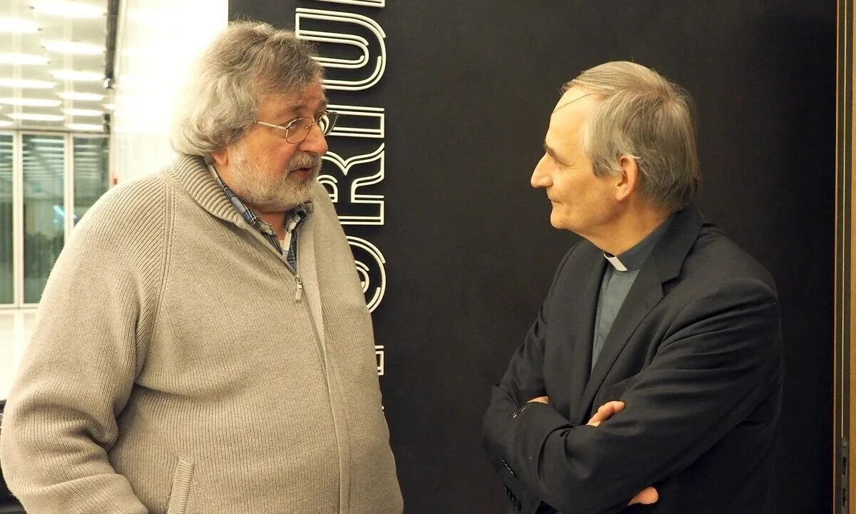Mattarella e il tributo a Guccini: ricordi da musica e cultura