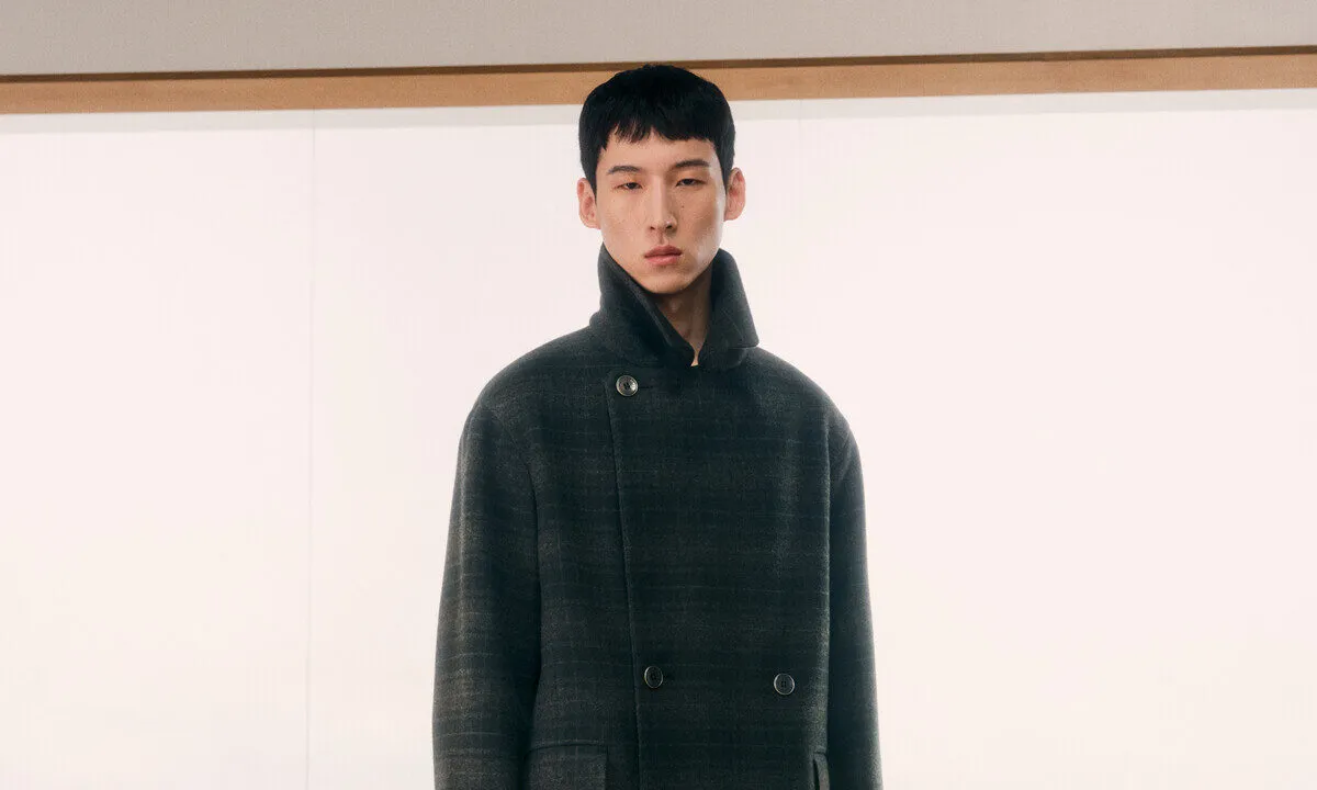 Pharrell Williams presenta la capsule collection di Louis Vuitton per un picnic elegante in campagna