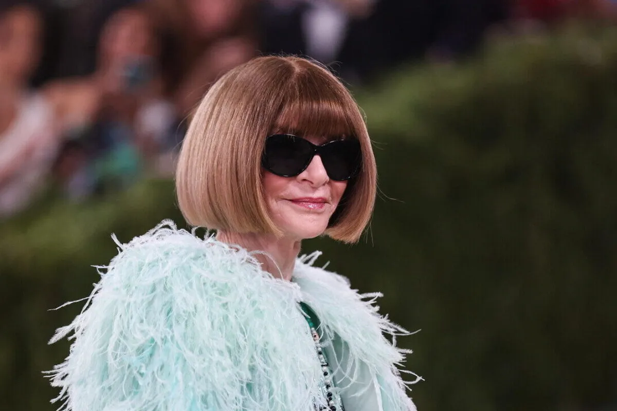 Critiche ad Anna Wintour dopo il flop della mostra su Galliano e il gala a rischio