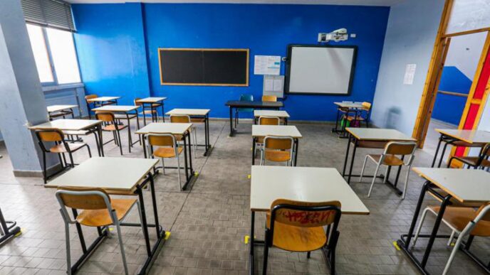 Dante Escluso Dalla Scuola Re