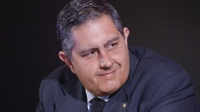 Giovani Toti Prepara Il Suo Ri