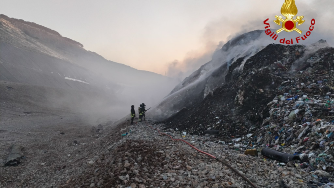 Incendio Alla Discarica Di Bel 1