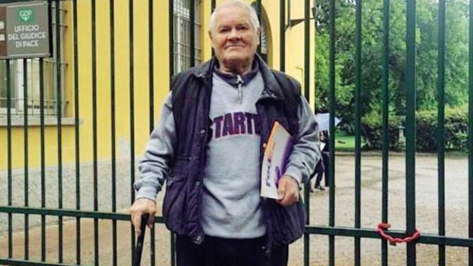 Anziano Guido Scigliuzzo E Le