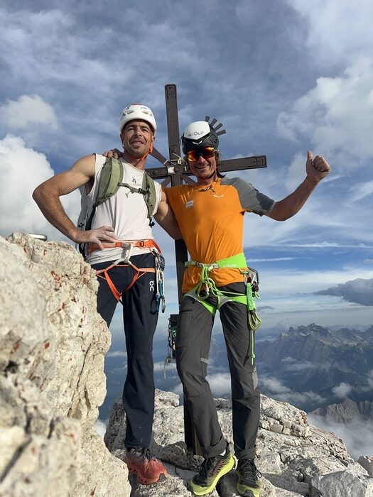 Alpinisti Completi In Meno Di Rotated