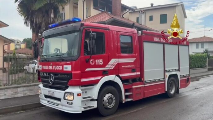 Auto A Gpl In Fiamme A La Spez