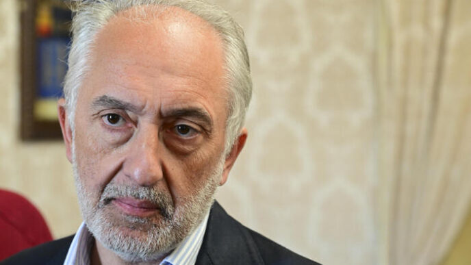 Caserta Il Sindaco Carlo Mari