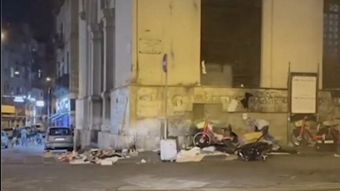 Degrado A Piazza Nolana E Via
