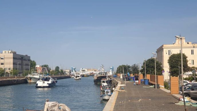 Dragaggio Del Porto Canale Di 1