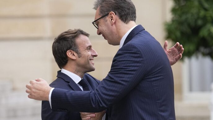 Emmanuel Macron In Visita Uffi
