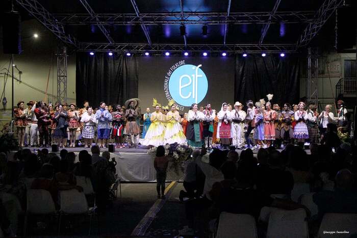 Estate Internazionale Del Folk