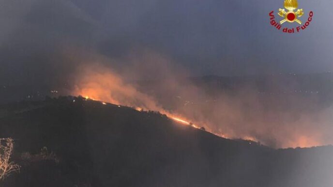 Incendio A Monte Calvo Vigili