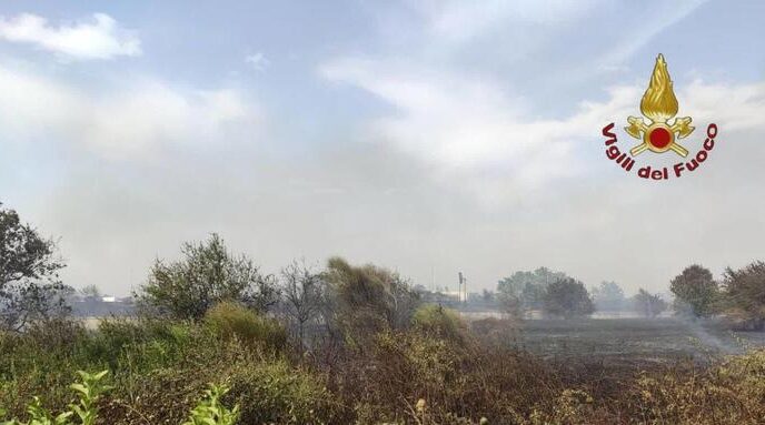 Incendio Devastante In Un Camp