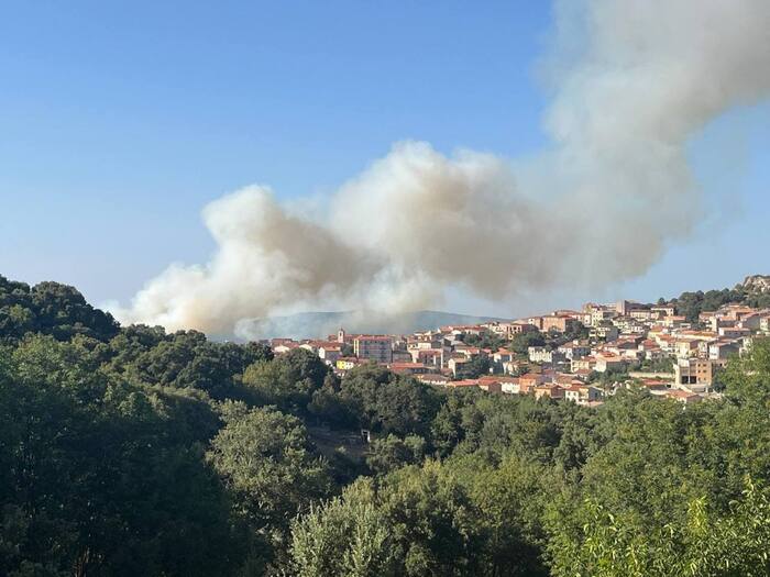 Incendio Devastante Nel Nord D