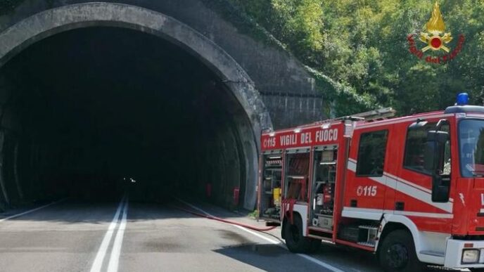 Incendio In Galleria Ad Atina 1