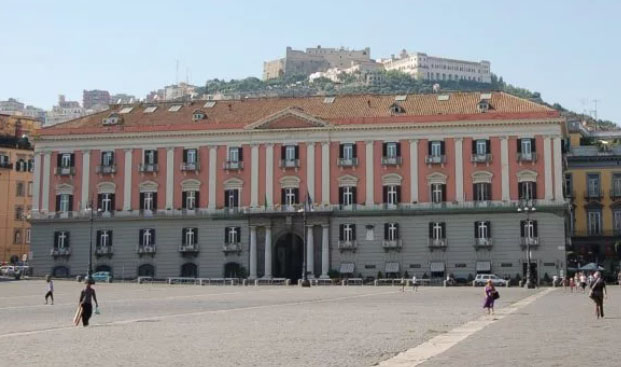 Incontro Tra Il Prefetto Di Na