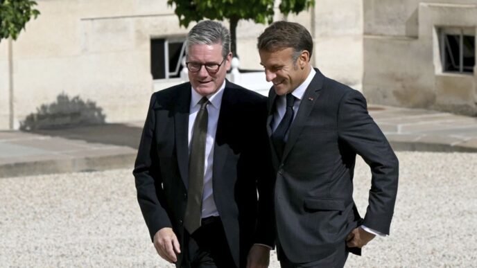 Keir Starmer A Parigi Per Rial