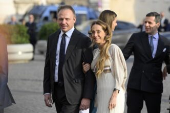 Lamore Tra Arianna Meloni E F