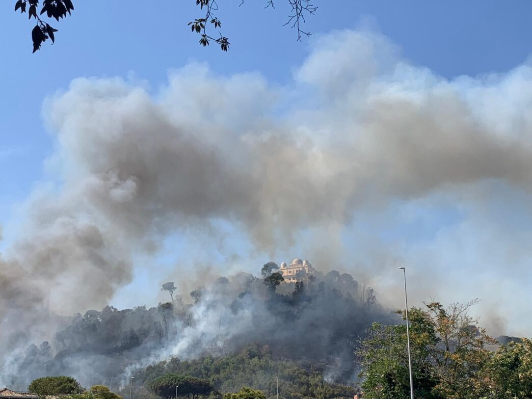 Maxi Incendio A Roma Aperta U