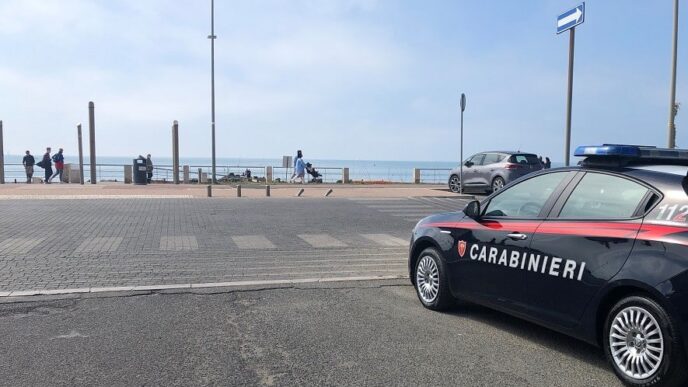 Ostia I Carabinieri Impegnati Durante I Controlli Sul Litorale 1