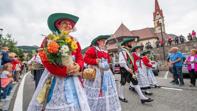 Ortisei Celebra La Cultura Lad
