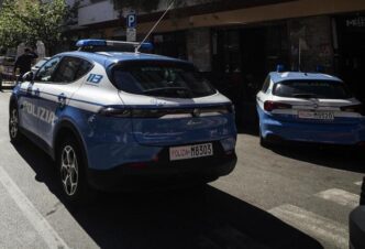 Rissa Nel Centro Di Napoli Ot