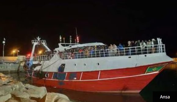 Sbarco Di 83 Migranti A Roccel