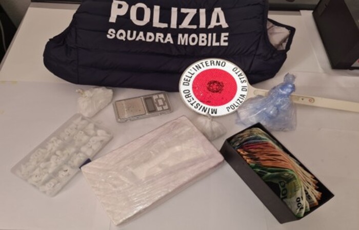 Scoperto Deposito Di Cocaina I