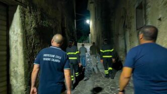 Terremoto Di Magnitudo 4.9 A P