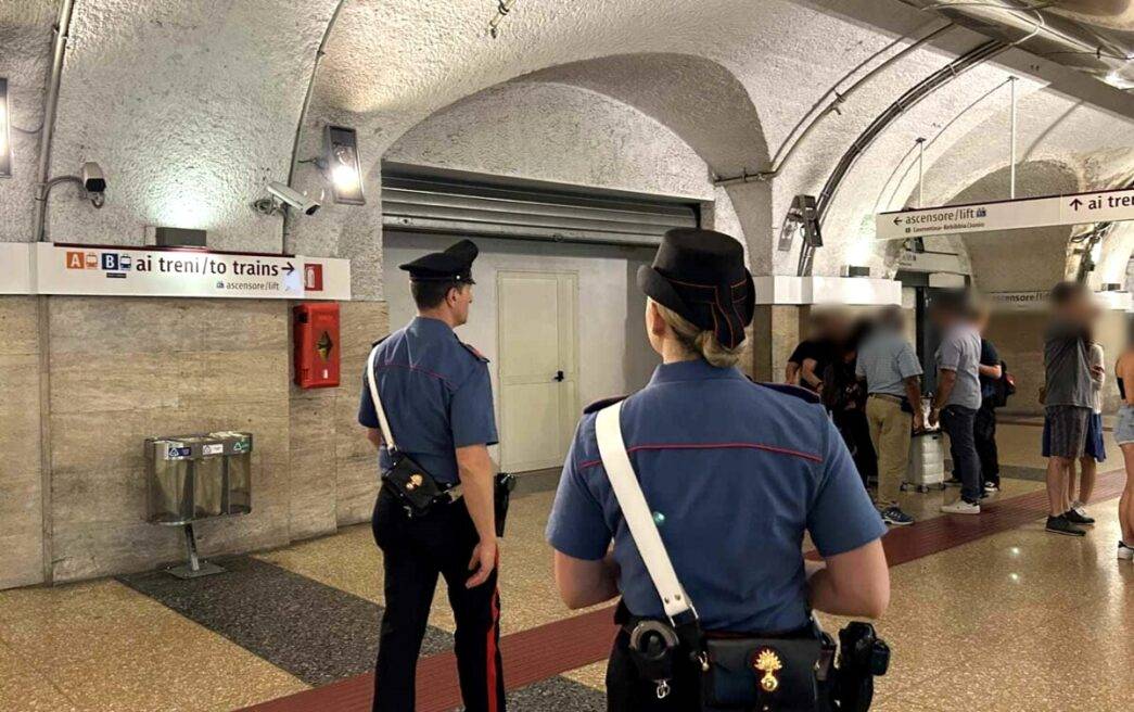 Adolescenti Causano Disagi Nel