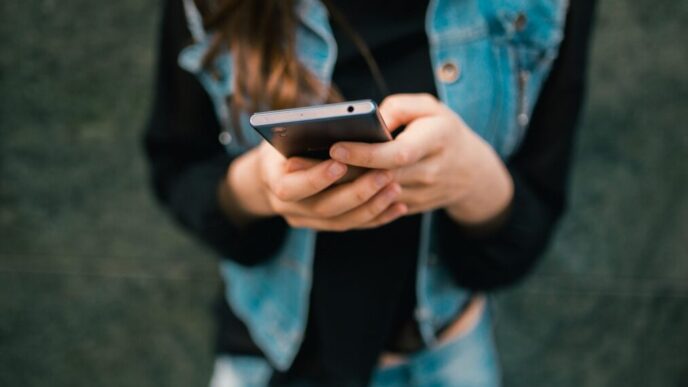 Adolescenti E Sfide Sui Social