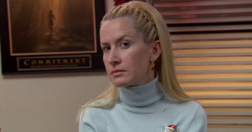 Angela Kinsey Porta Il Natale