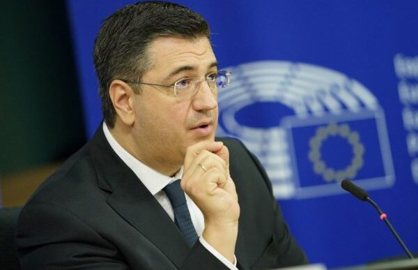 Apostolos Tzitzikostas Nominat