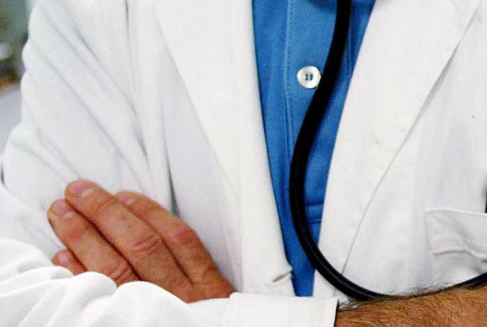 Arresto Di Un Medico In Serviz